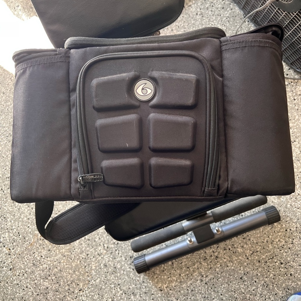 6 pack fitness innovator lunch bag